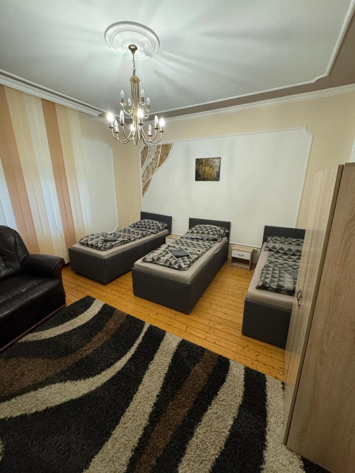 Kuriozum Vendeghaz Hotel Szeged Buitenkant foto