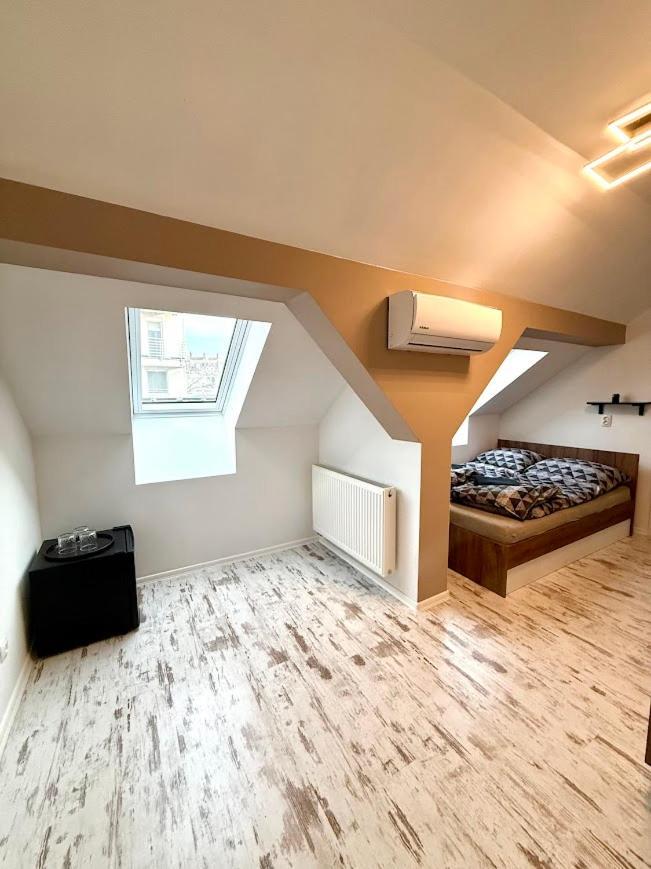 Kuriozum Vendeghaz Hotel Szeged Buitenkant foto