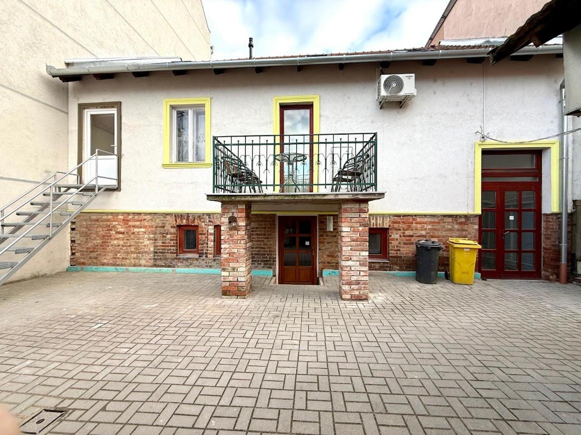 Kuriozum Vendeghaz Hotel Szeged Buitenkant foto
