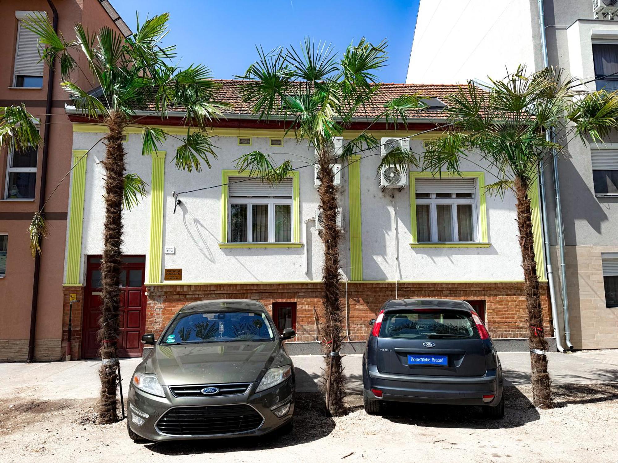 Kuriozum Vendeghaz Hotel Szeged Buitenkant foto